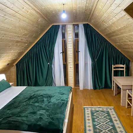 Demushi Guest house