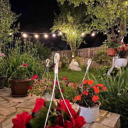 Konukevi Demushi Valbone