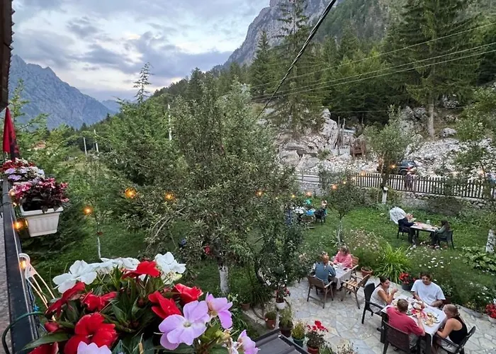 Konukevi Demushi Valbone